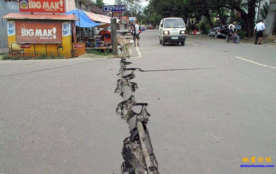 rdn_4f30722e7a5b3菲律宾发生6.9级地震.jpg