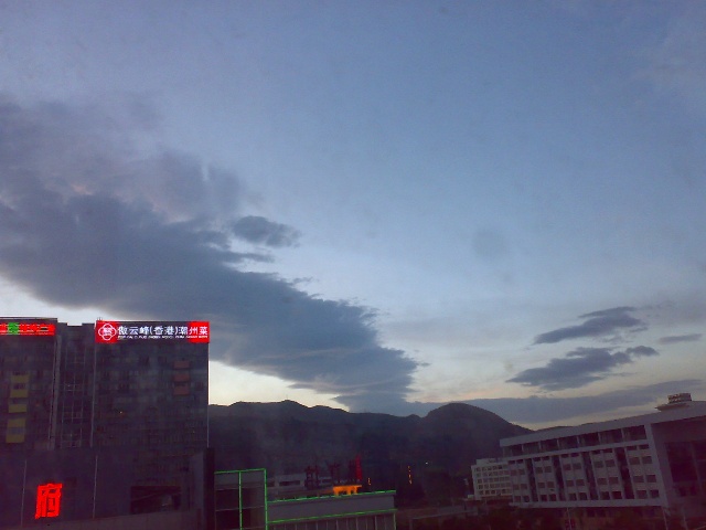 昆明04－18 傍晚.jpg