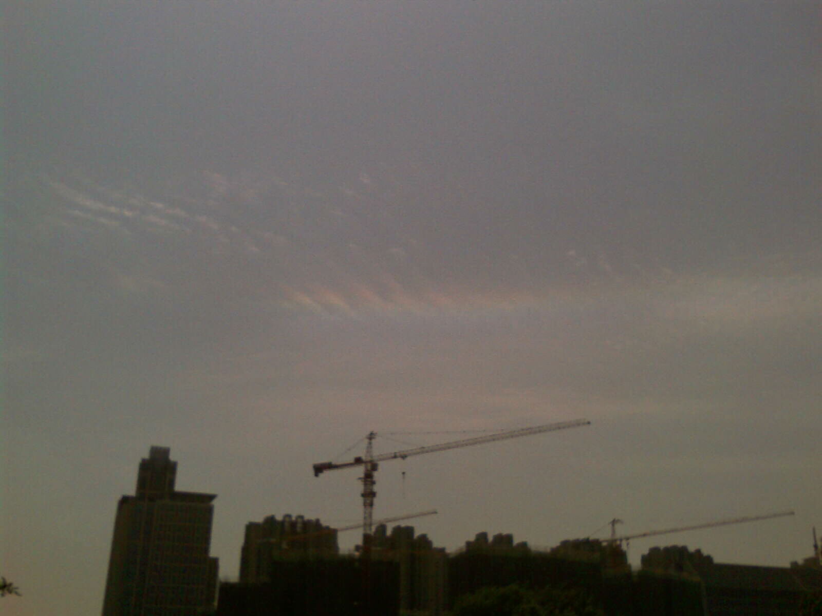 最先是小排骨。西北--东南走向。