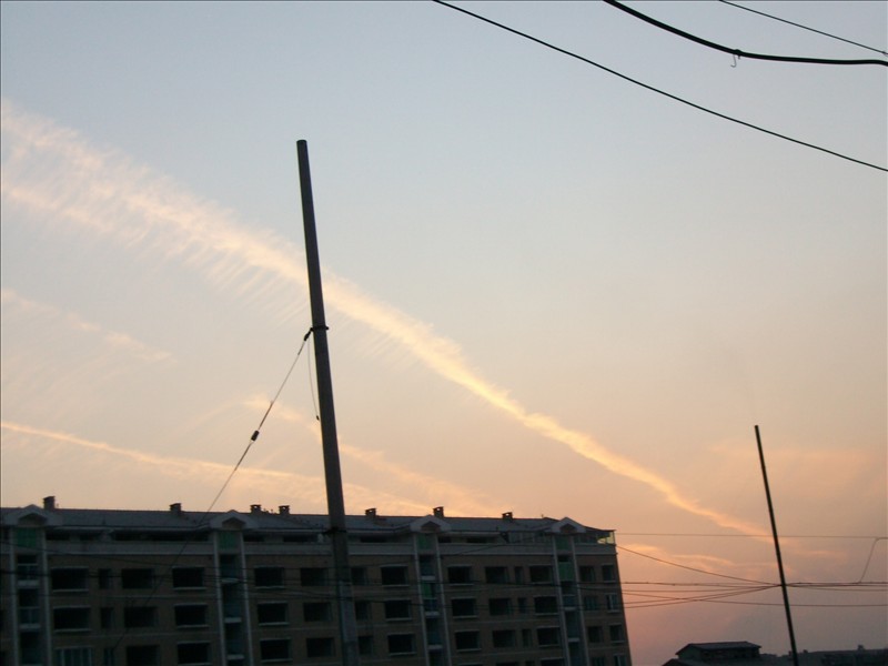 dizhenyun2.jpg