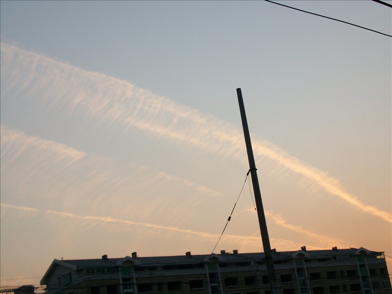 dizhenyun3.jpg