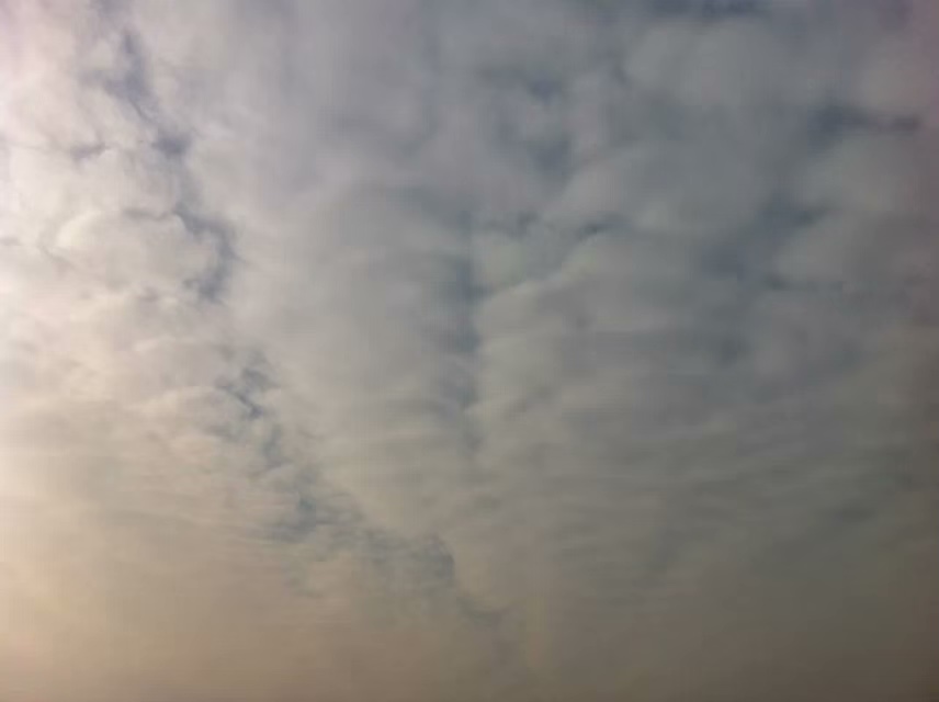 意大利埃特纳火山喷发云